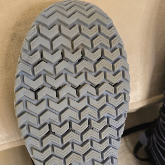 Avia Black and Purple Women's Sneakers - Picture 12 of 14